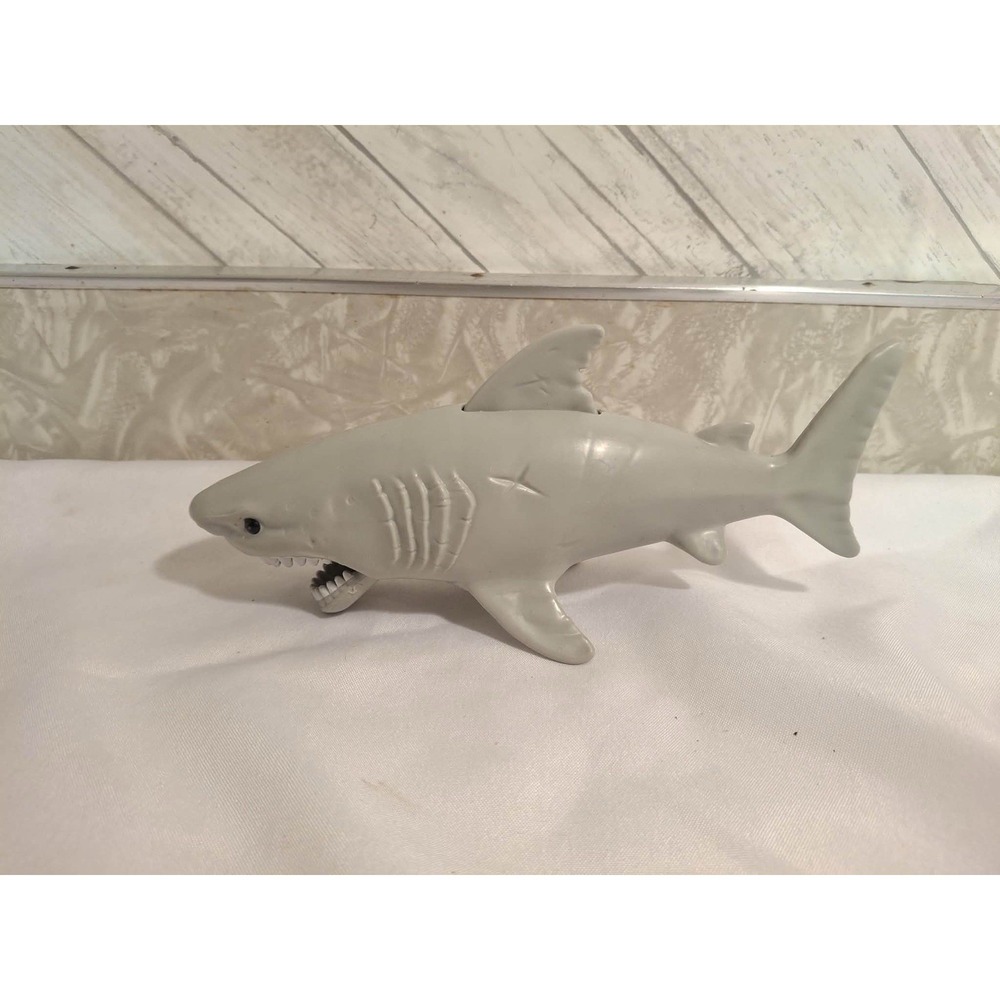 Great White Shark w/ Biting Action Toys R Us Chap Mei Animal Planet Wild Quest